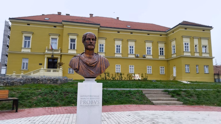 Slika za članak БИСТА ЦАРА ПРОБА ПОСТАВЉЕНА У МИТРОВИЦИ – ПРВА ОД МНОГИХ КОЈЕ ОЧЕКУЈЕМО