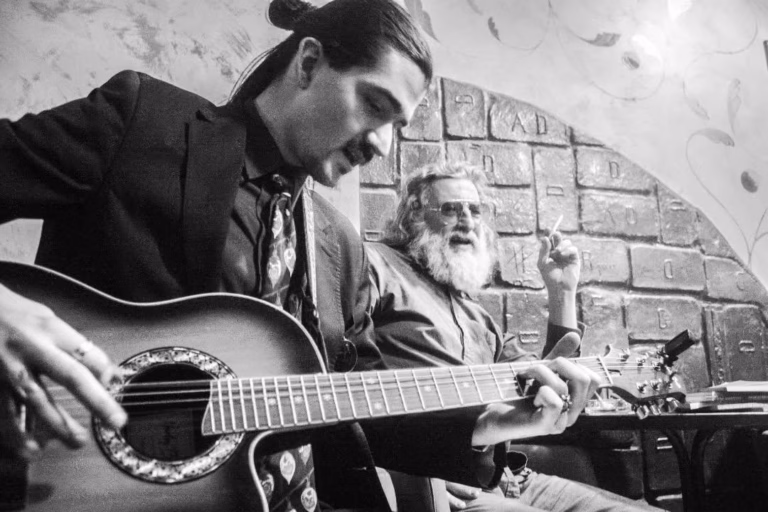 Slika za članak ВЛАДИМИР МАЊКО: МИНИ ИНТЕРВЈУ СА “РАСИПНИКОМ И КАПИТАЛИСТОМ ДУШЕ” У СЕДАМ КАДРОВА